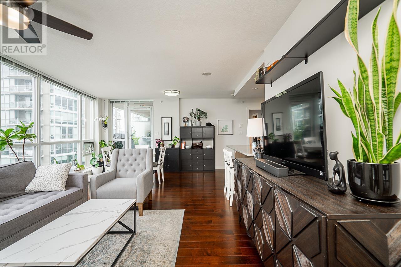 Photo 8 of 2605 2978 Glen Drive, Coquitlam BC