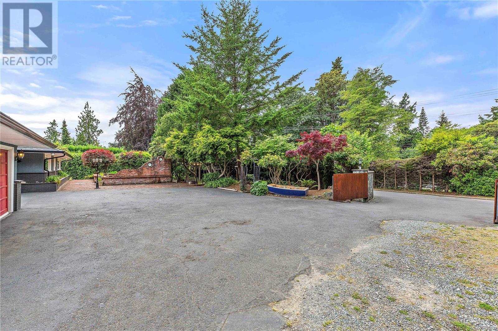 Photo 20 of 5957 Sooke Rd, Sooke BC