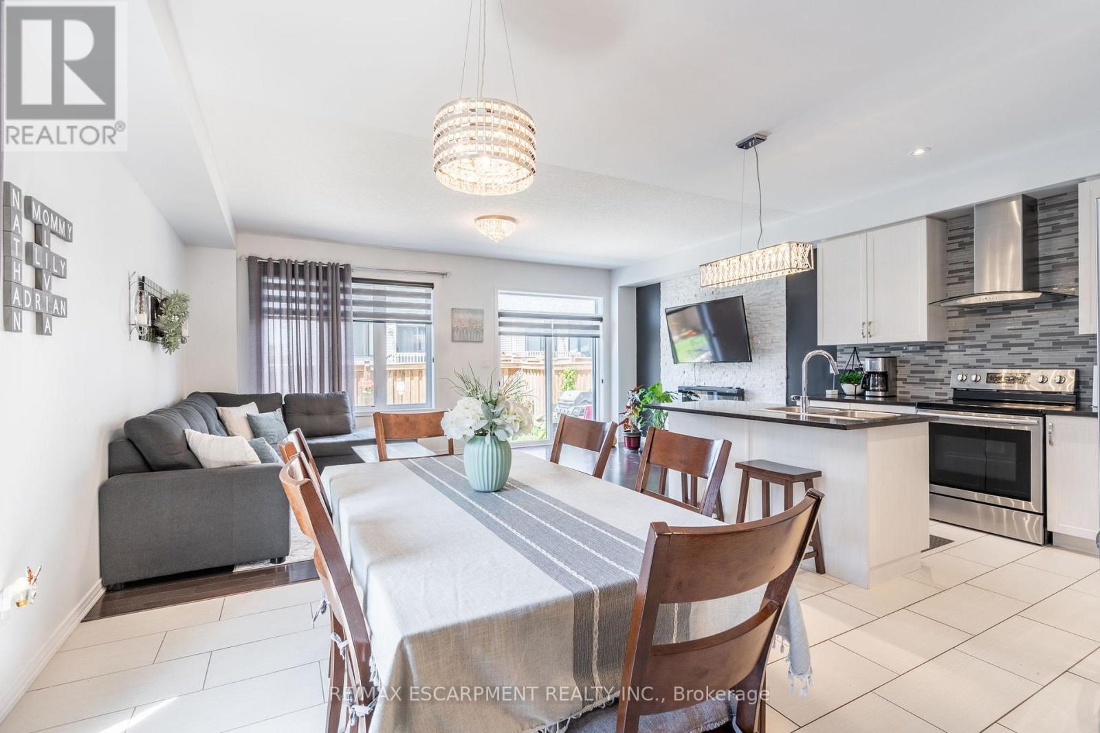 Photo 5 of 17 Kelso Drive, Haldimand ON