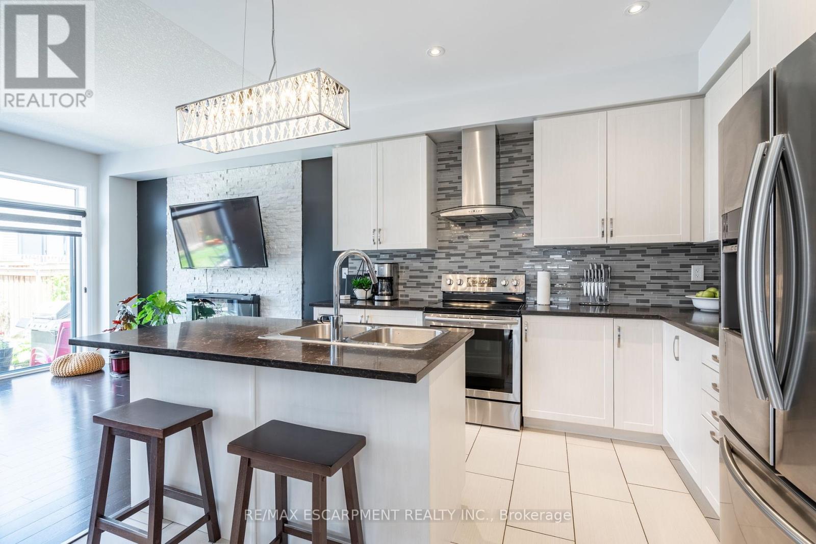 Photo 7 of 17 Kelso Drive, Haldimand ON