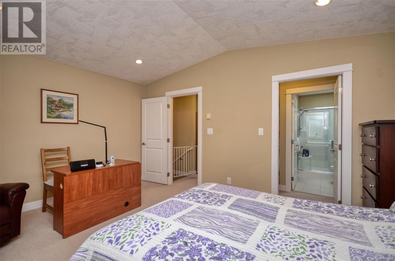 Photo 18 of 992 Dunford Ave, Langford BC