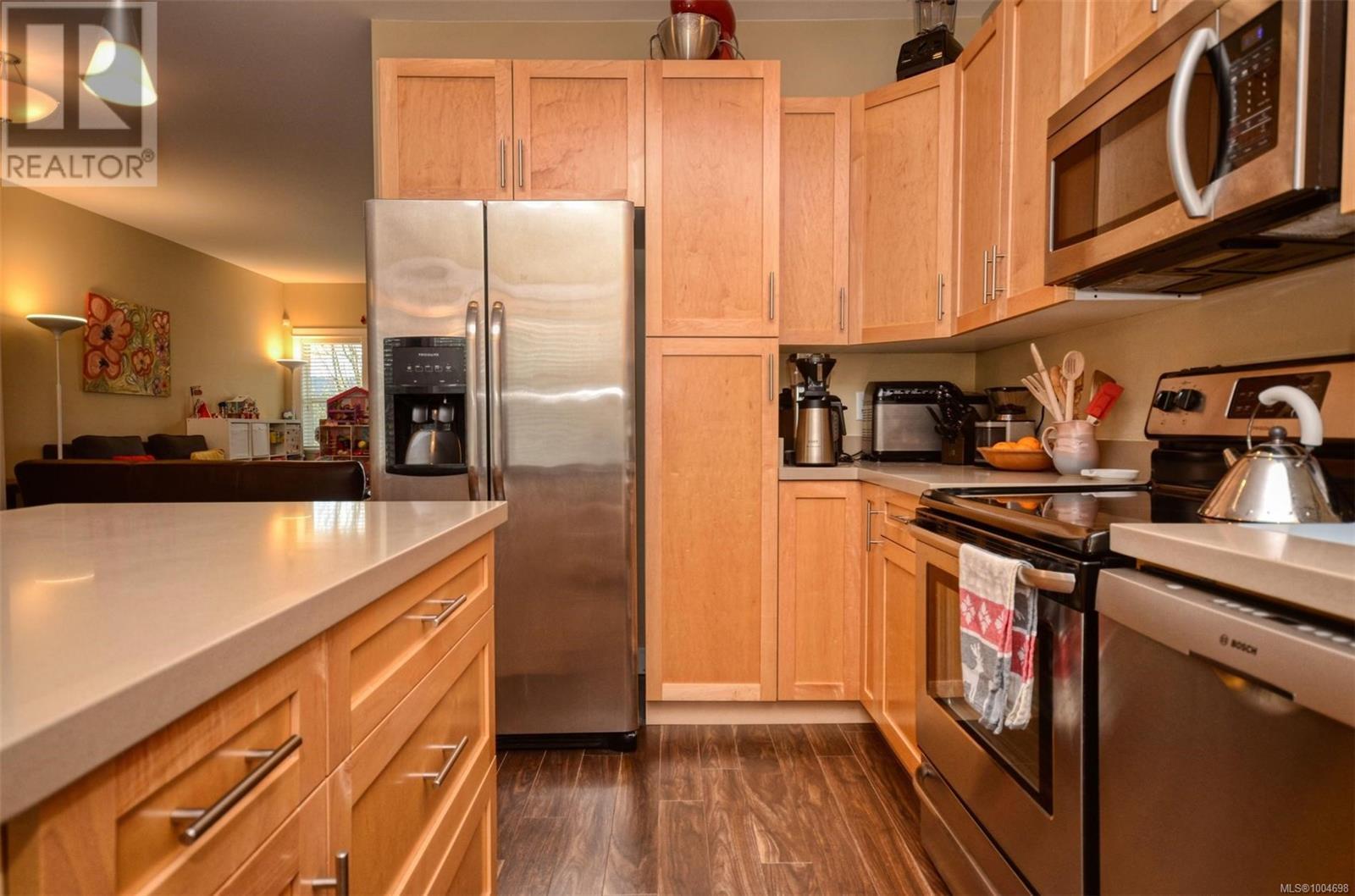 Photo 30 of 992 Dunford Ave, Langford BC