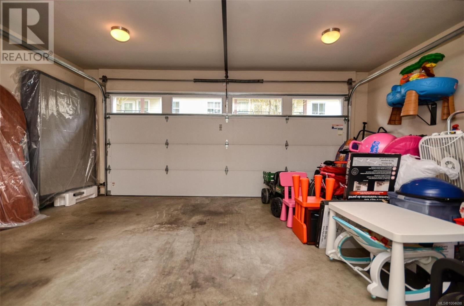 Photo 8 of 992 Dunford Ave, Langford BC