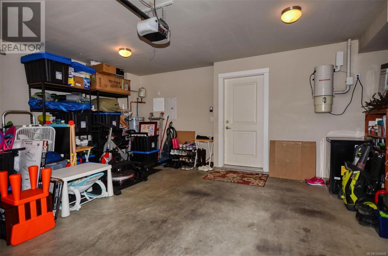 Photo 9 of 992 Dunford Ave, Langford BC