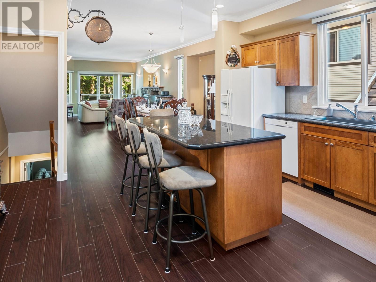 2205 PARKWAY BOULEVARD, Coquitlam