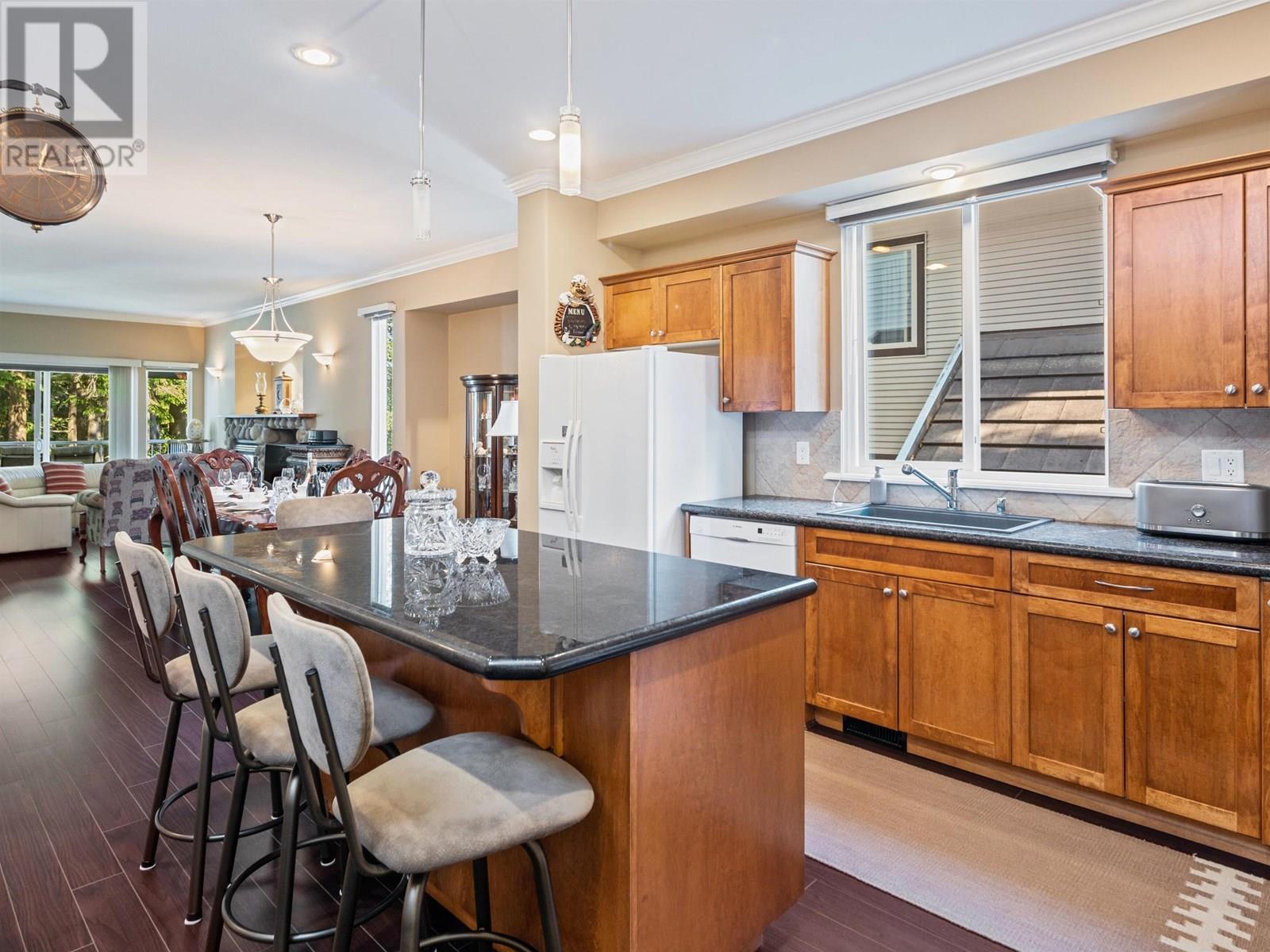 2205 PARKWAY BOULEVARD, Coquitlam