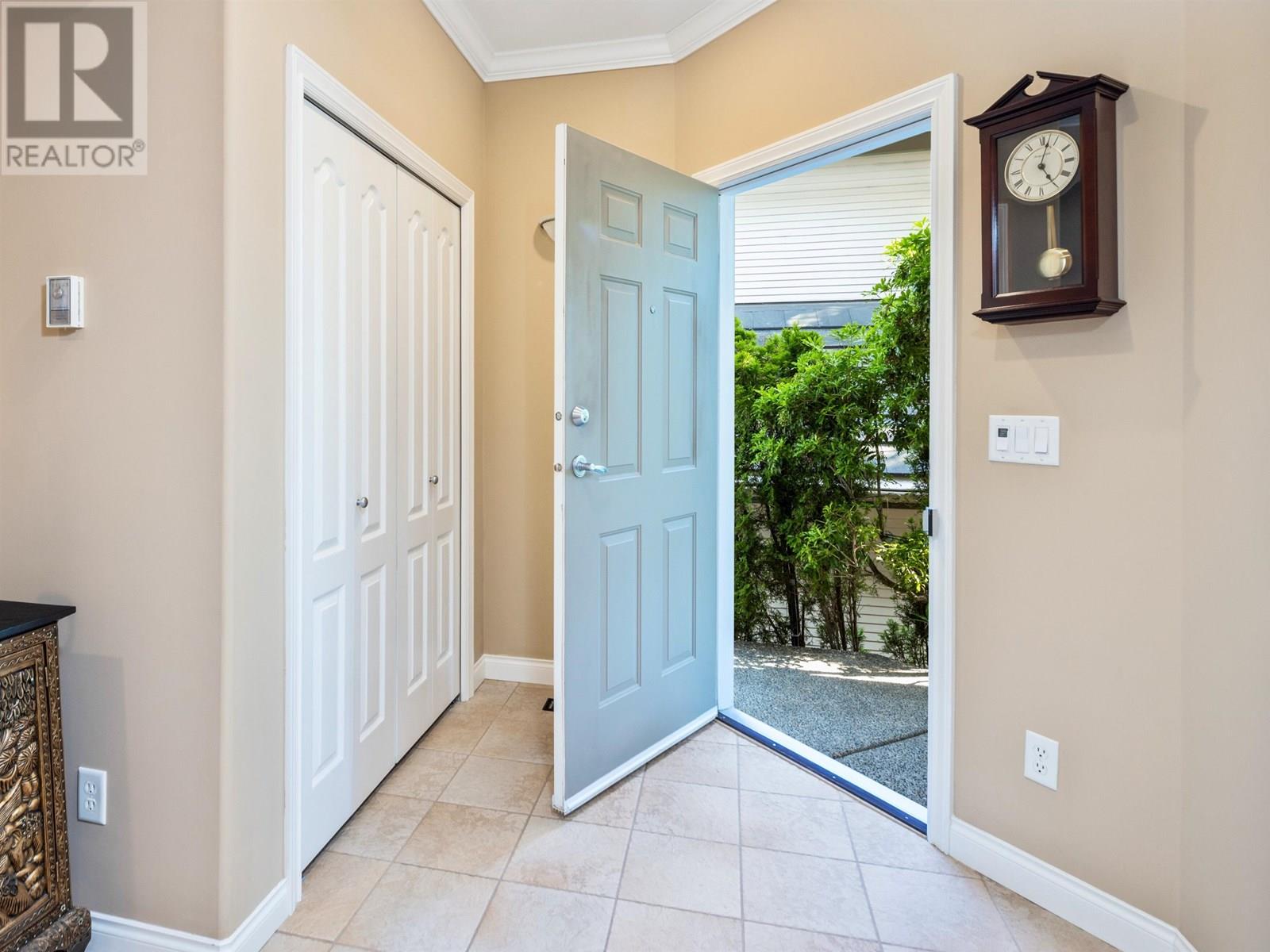 2205 PARKWAY BOULEVARD, Coquitlam