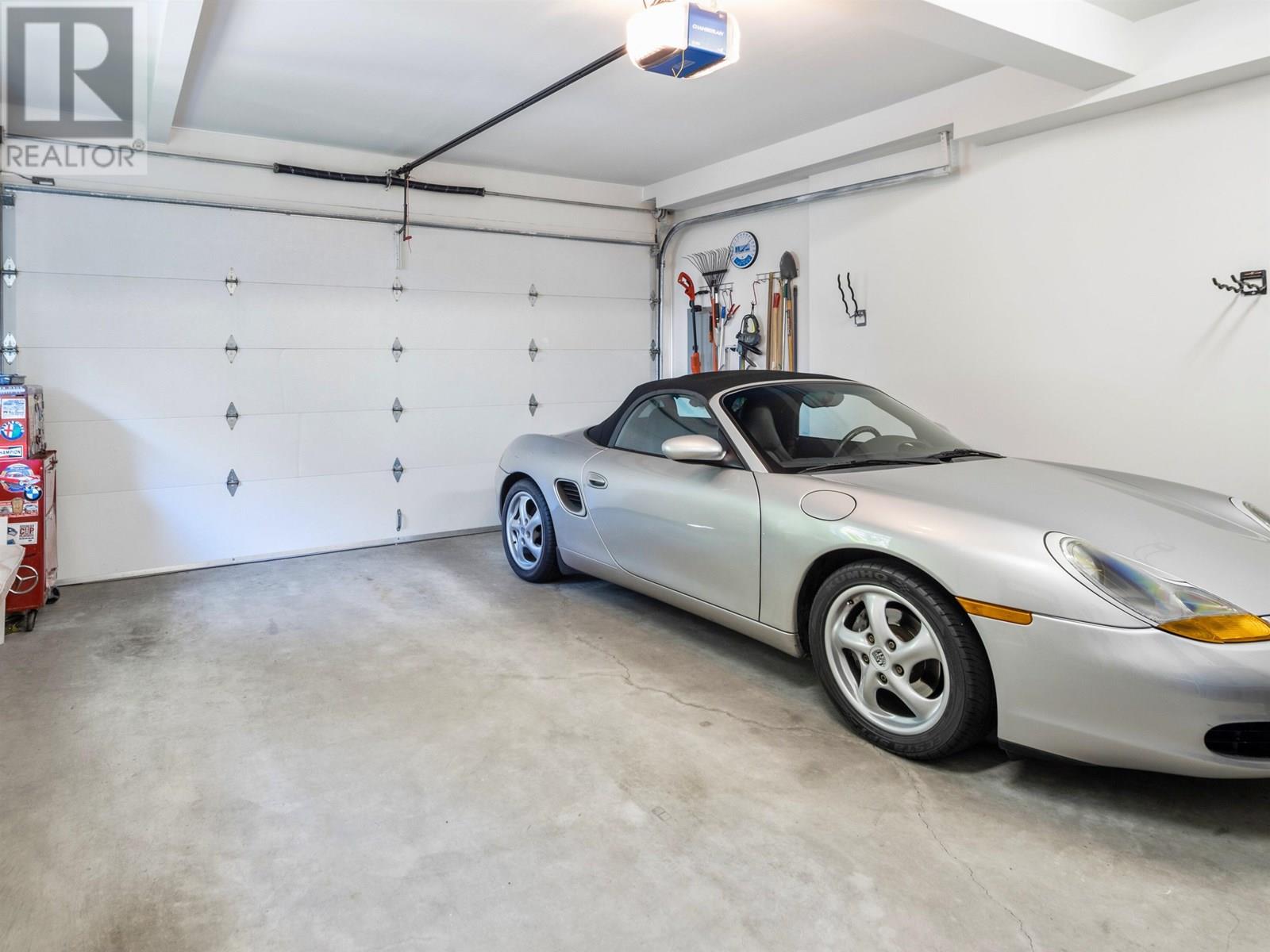 2205 PARKWAY BOULEVARD, Coquitlam
