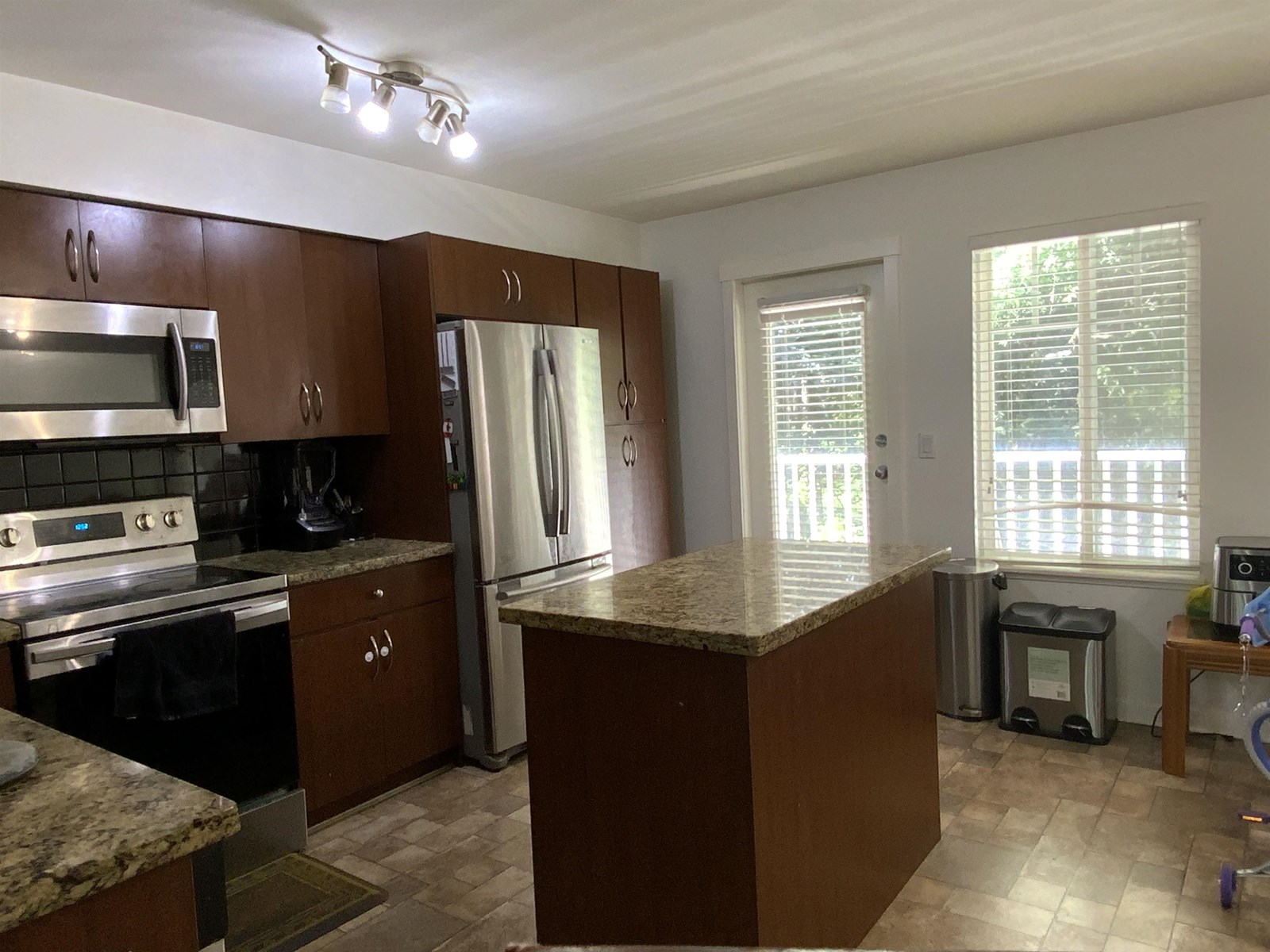 Photo 3 of 96 12711 64 Avenue, Surrey BC