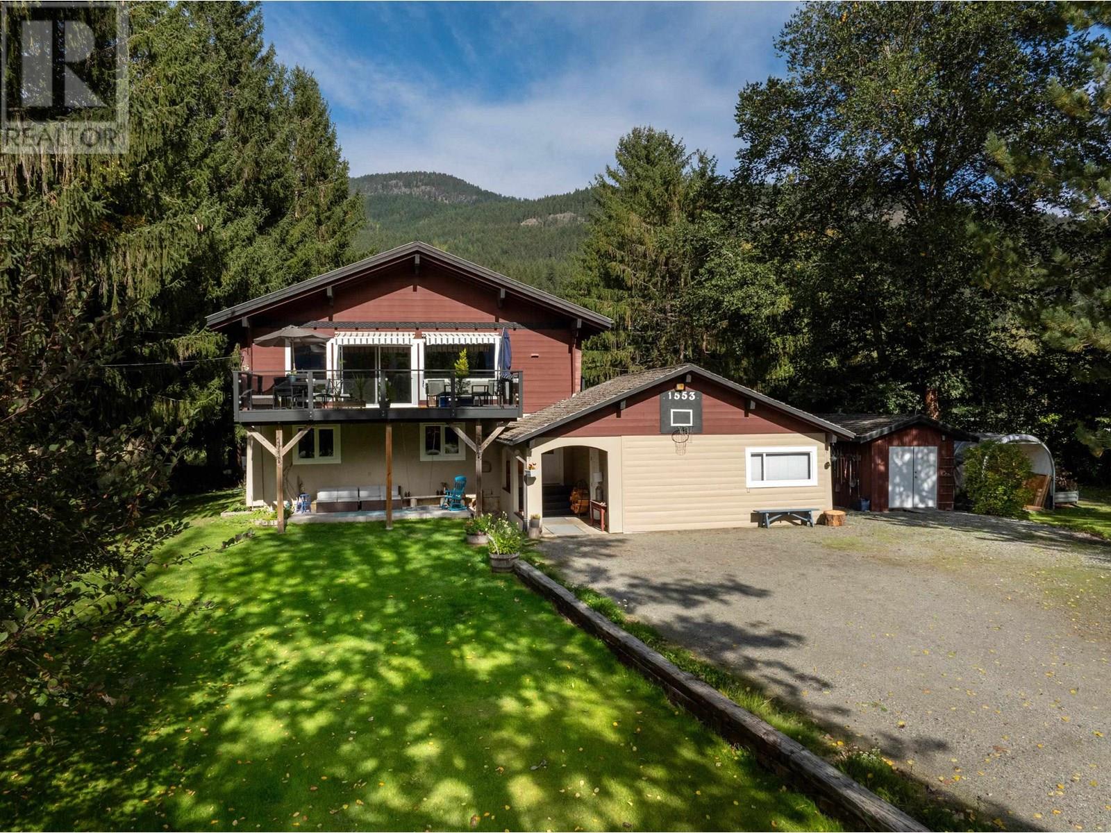 1553 FRASER ROAD, Pemberton