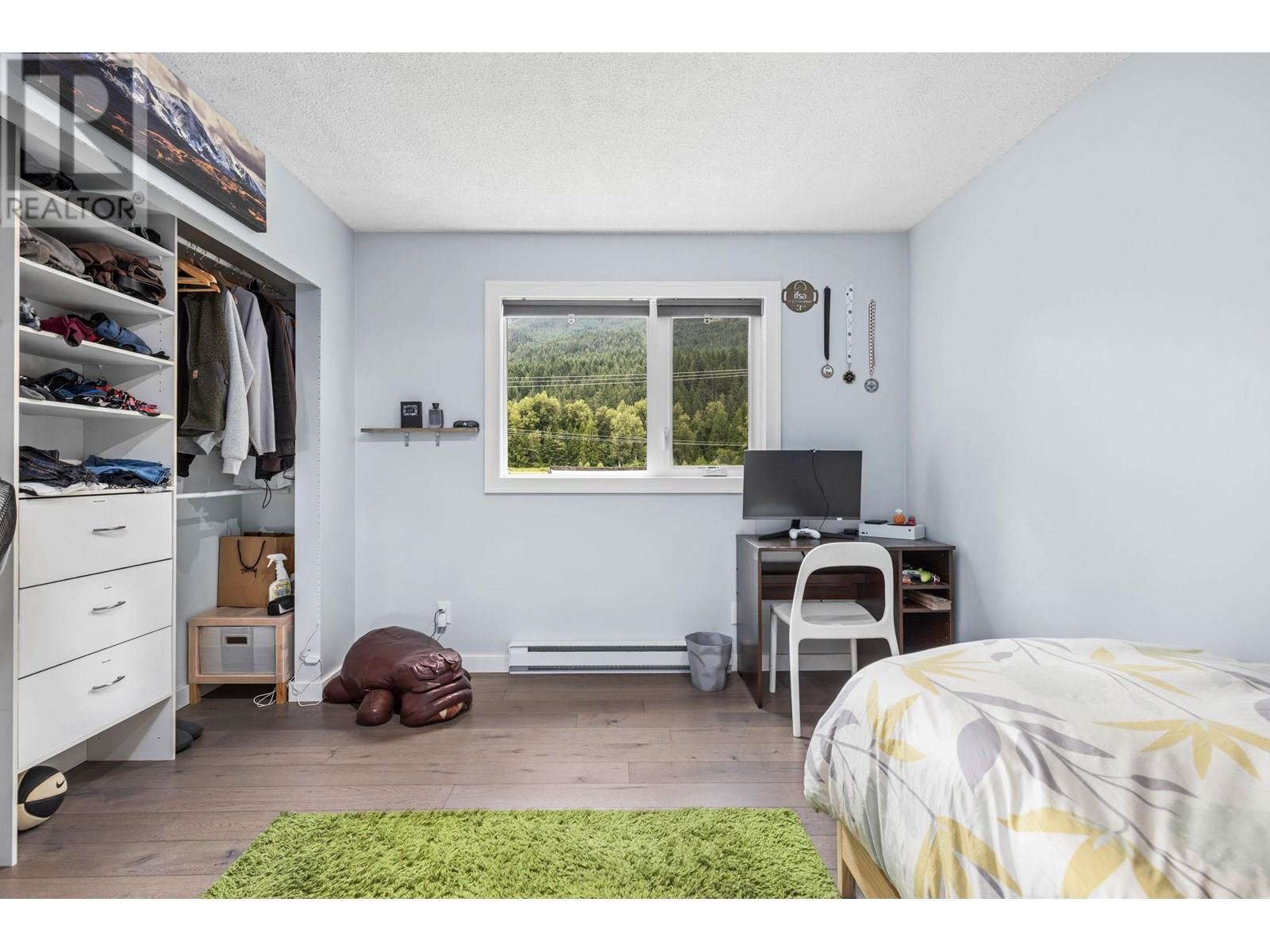 1553 FRASER ROAD, Pemberton
