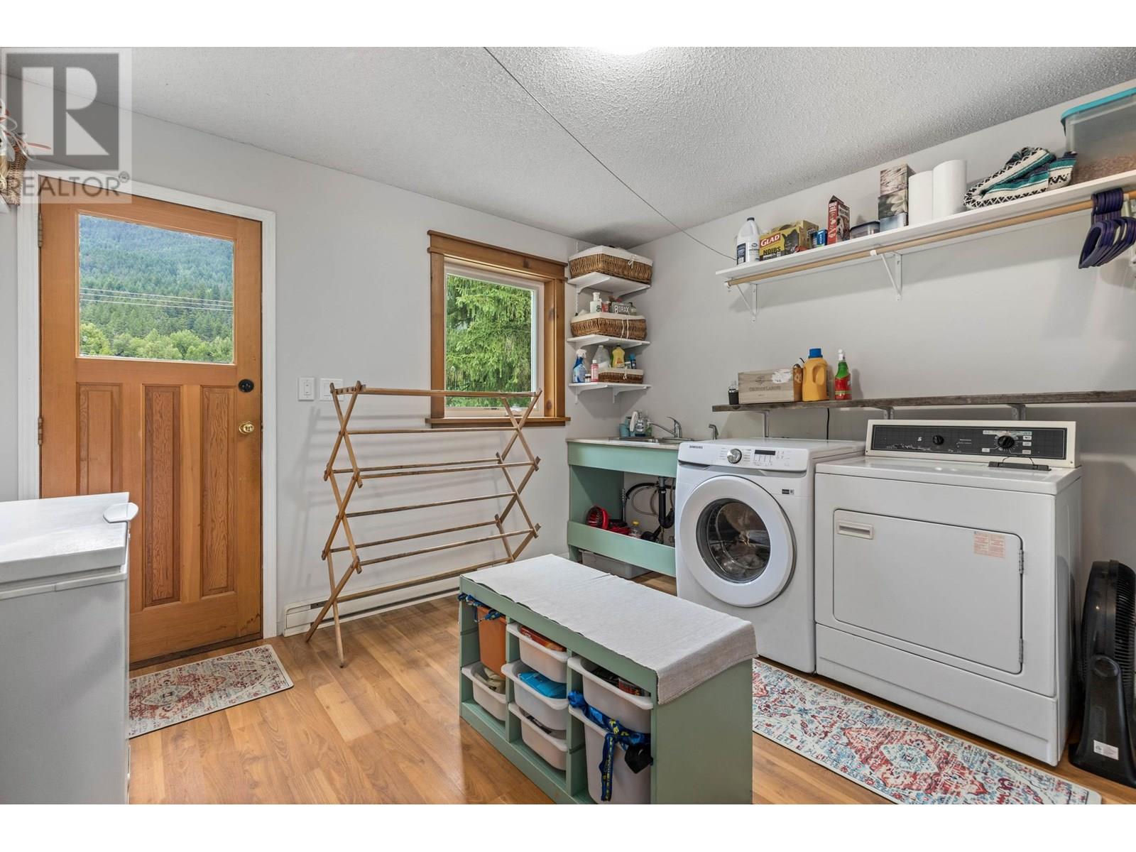 1553 FRASER ROAD, Pemberton