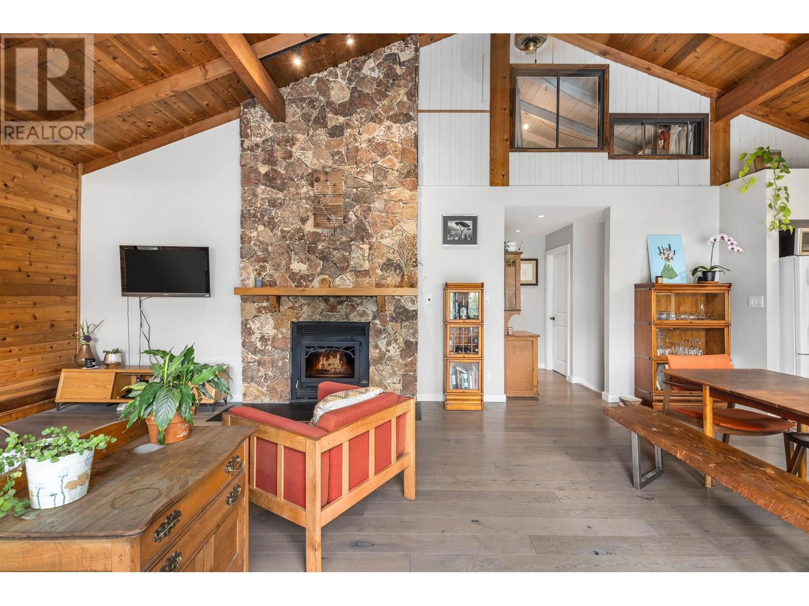 1553 FRASER ROAD, Pemberton