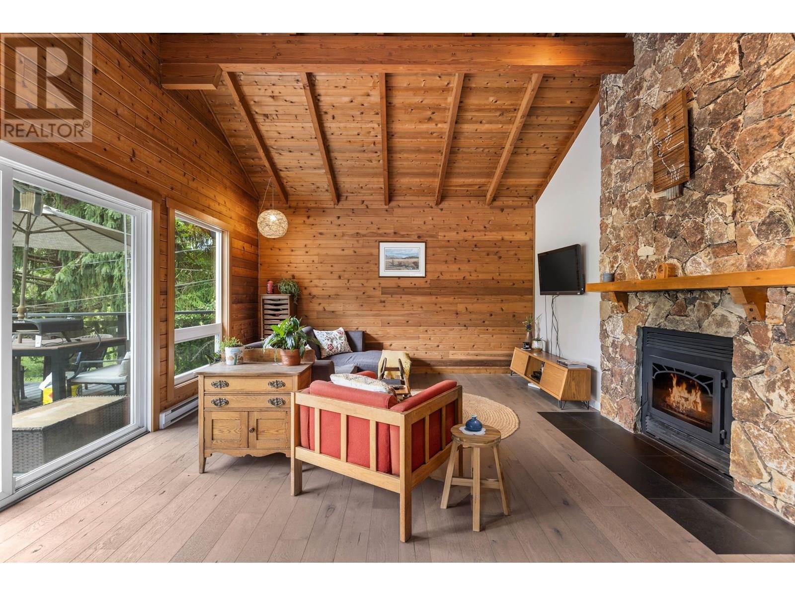 1553 FRASER ROAD, Pemberton