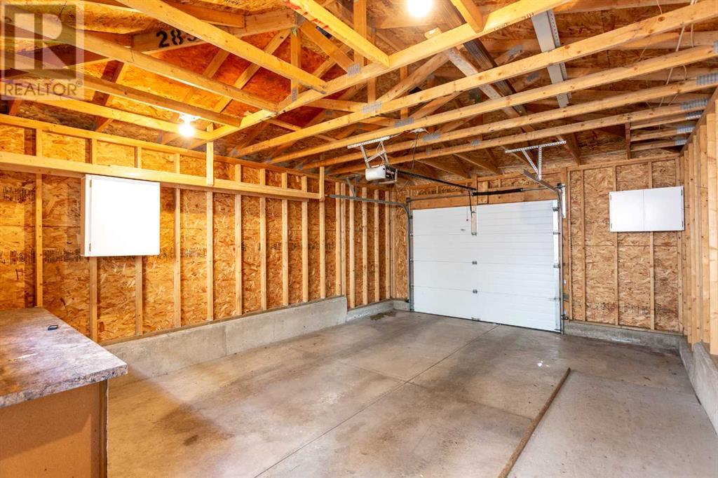 Single Family House 4 Level for Sale in  Deermeade Bay SE Deer Run Calgary 