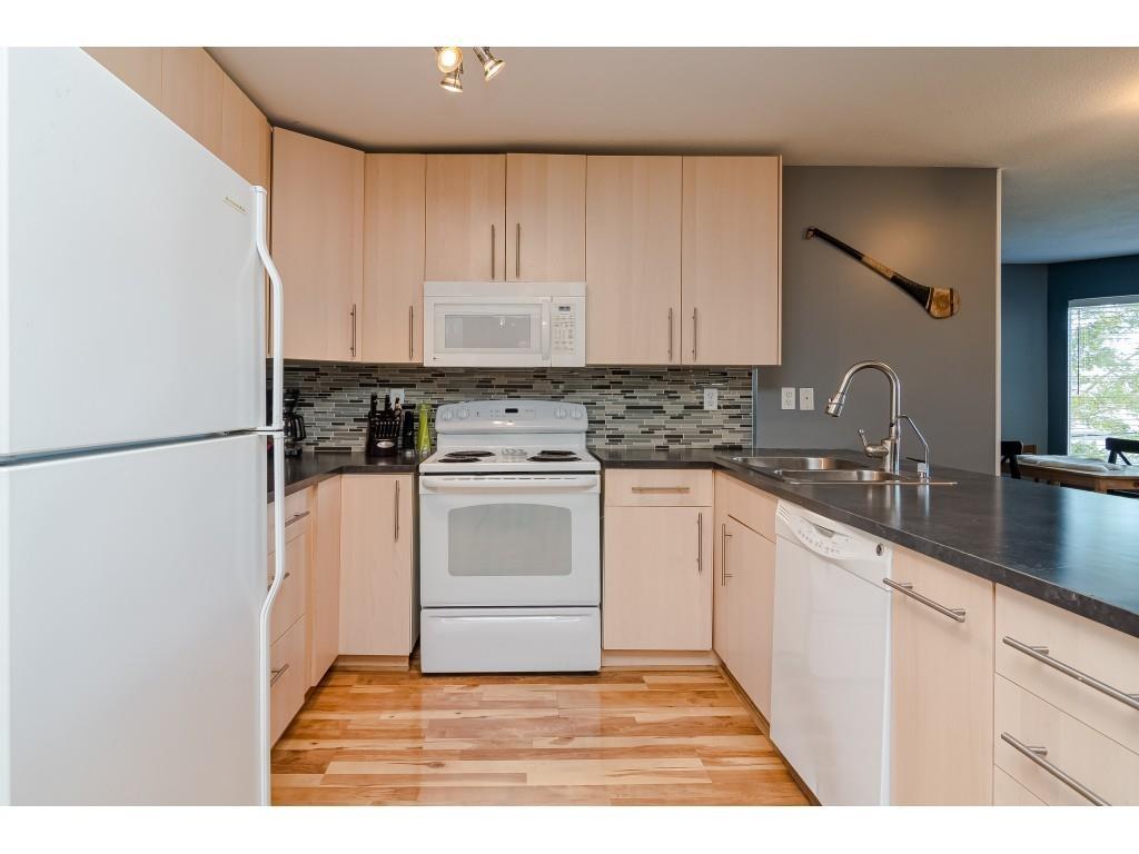 204 1369 GEORGE STREET, White Rock