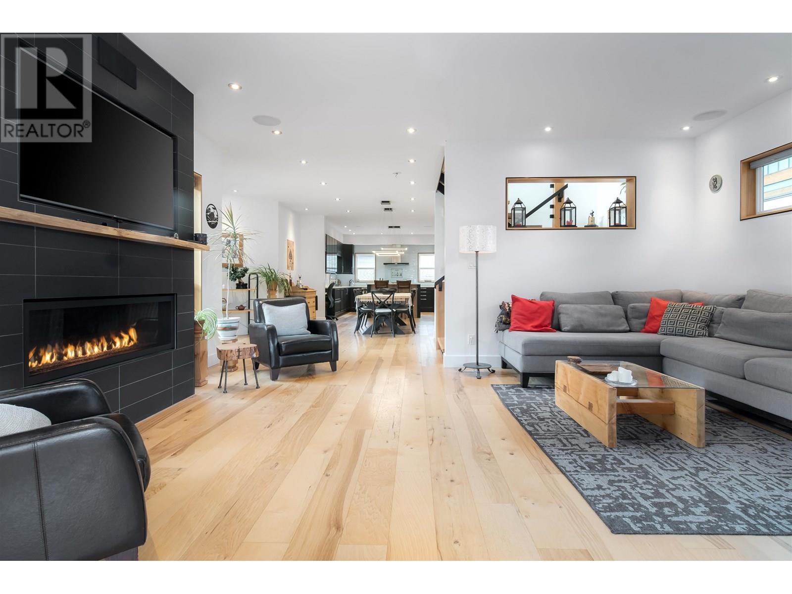 7456 DOGWOOD STREET, Pemberton