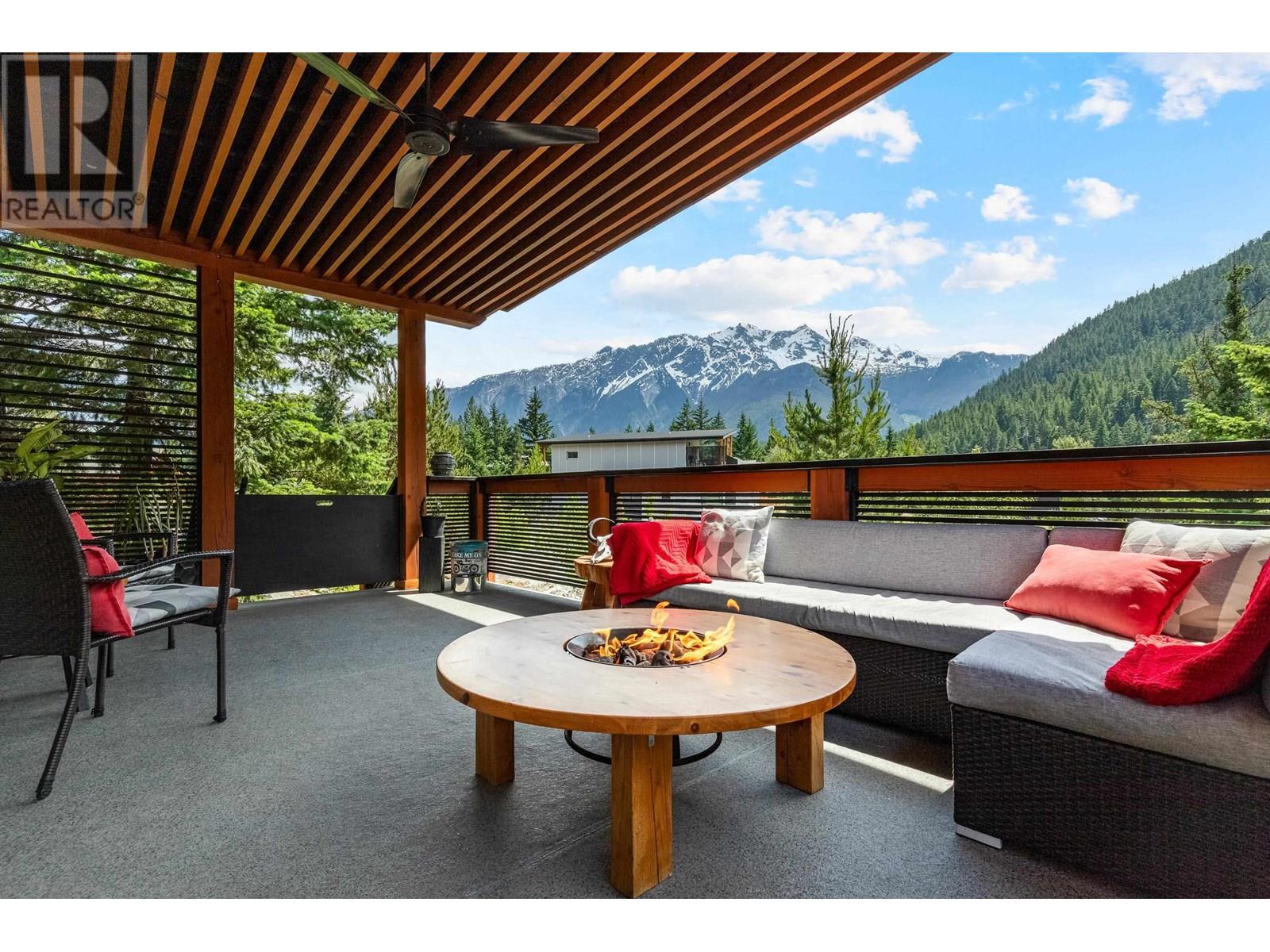 7456 DOGWOOD STREET, Pemberton