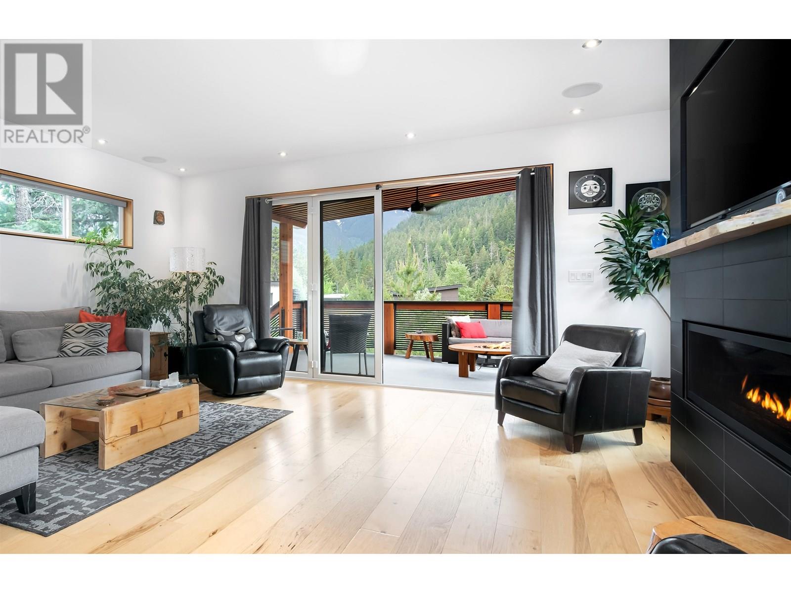 7456 DOGWOOD STREET, Pemberton