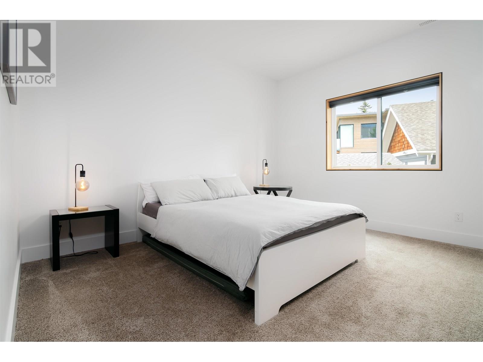 7456 DOGWOOD STREET, Pemberton