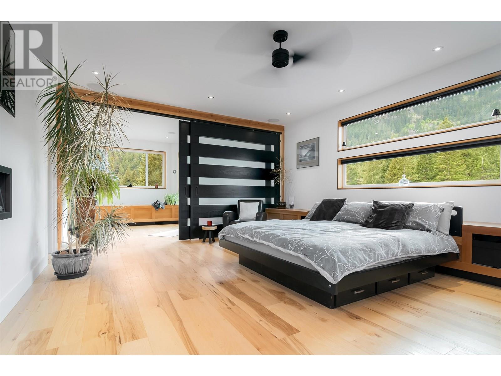 7456 DOGWOOD STREET, Pemberton