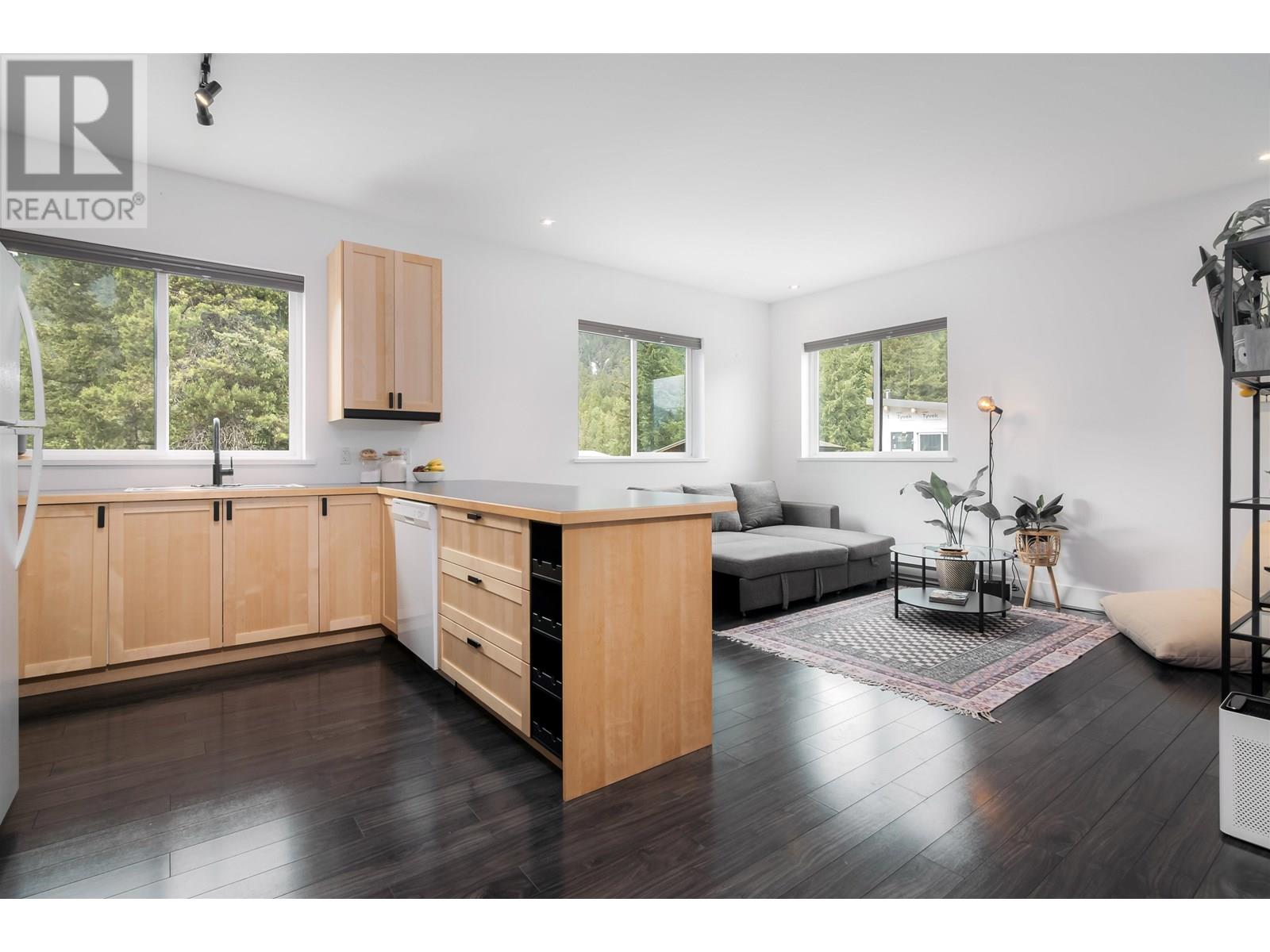 7456 DOGWOOD STREET, Pemberton