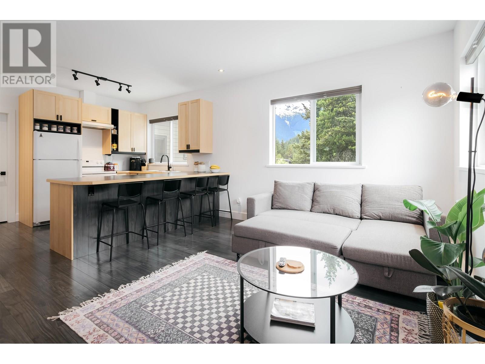 7456 DOGWOOD STREET, Pemberton