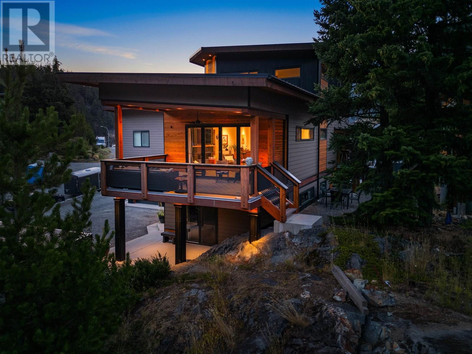 7456 DOGWOOD STREET, Pemberton