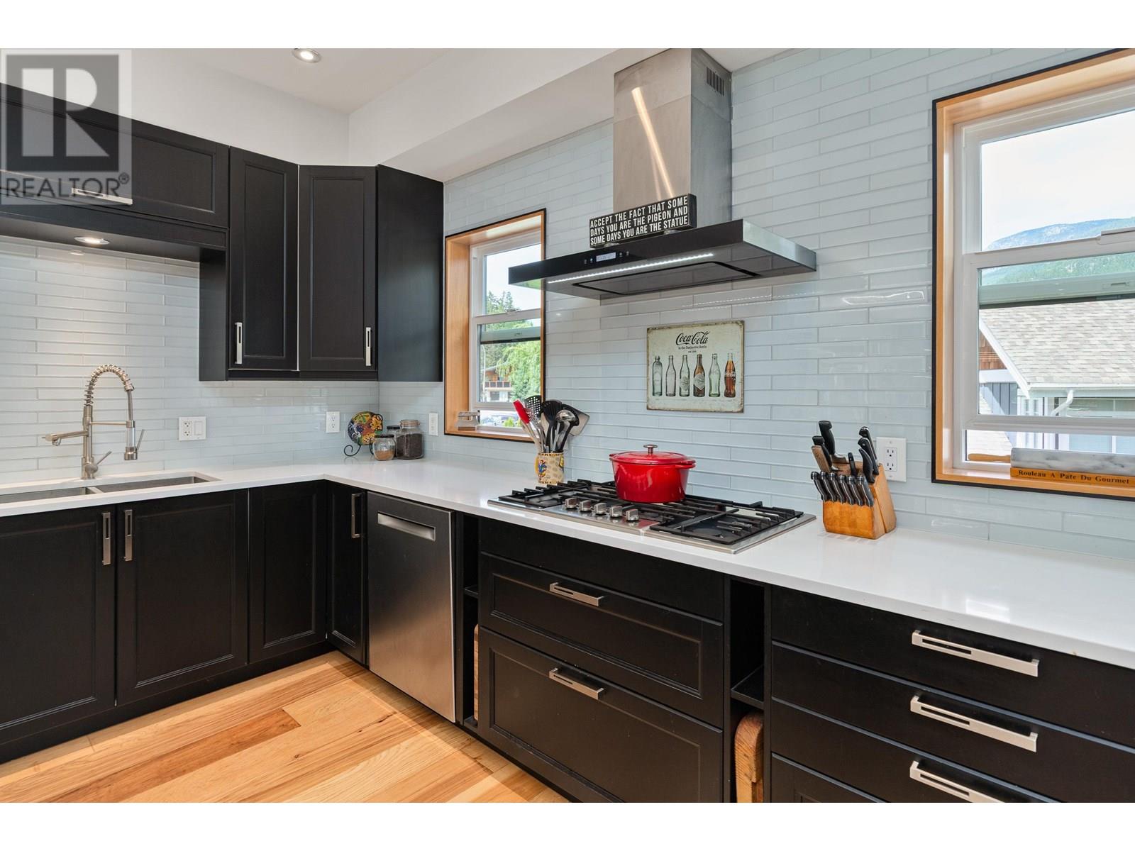7456 DOGWOOD STREET, Pemberton