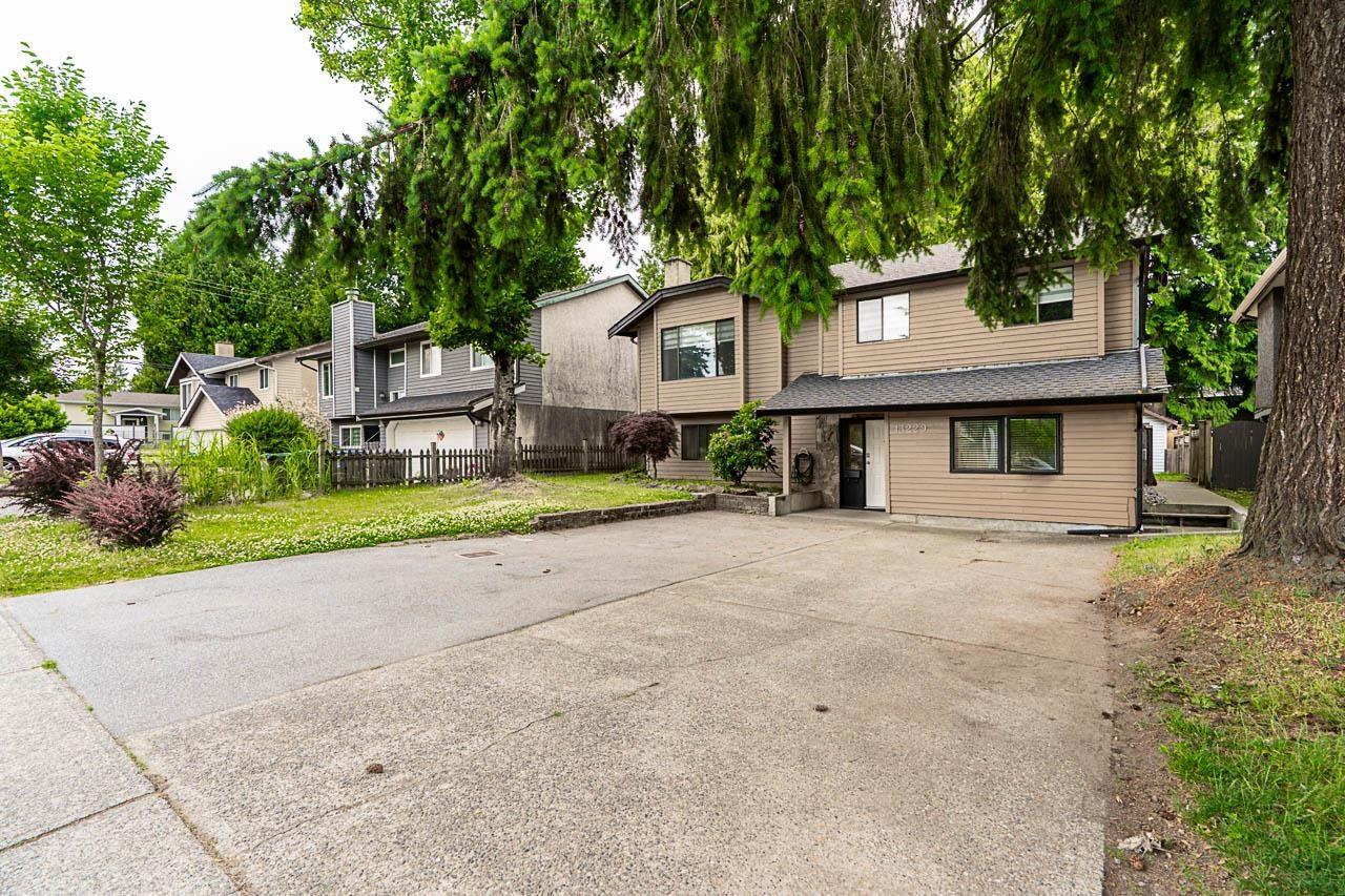 Photo 2 of 13229 66 B Avenue, Surrey BC