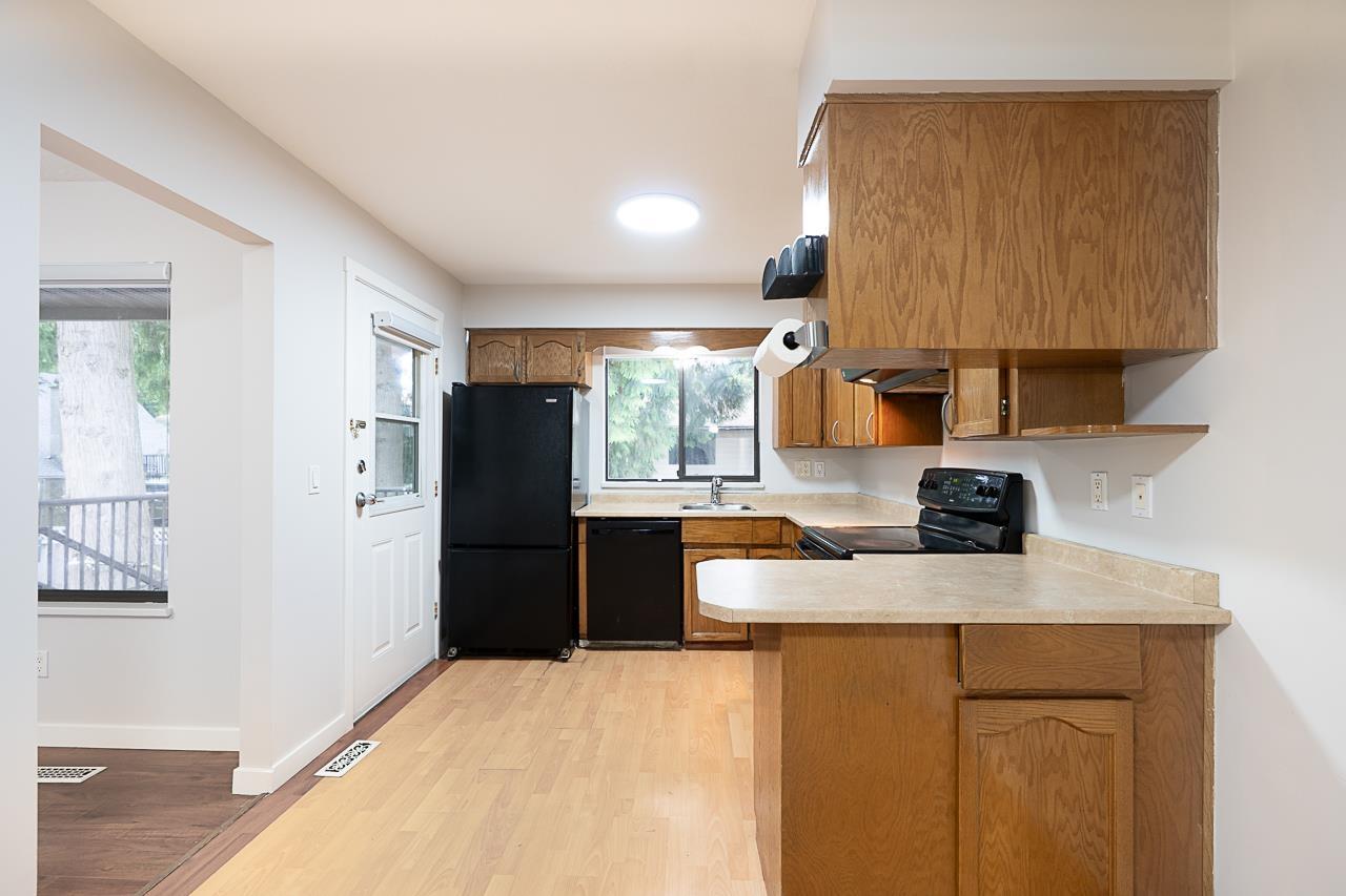 Photo 9 of 13229 66 B Avenue, Surrey BC