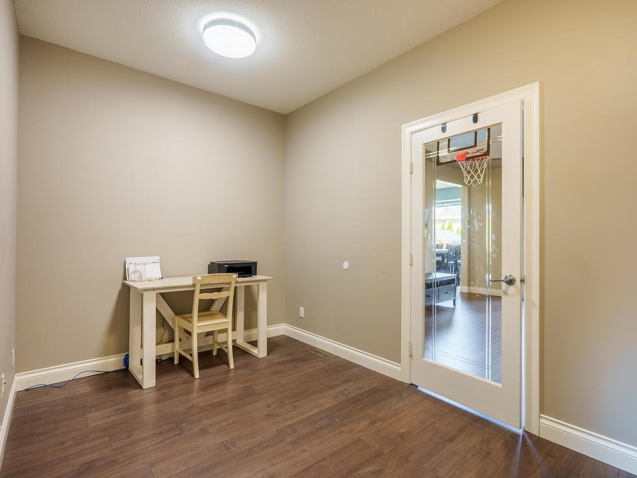 Photo 17 of 20977 44 Avenue, Langley BC