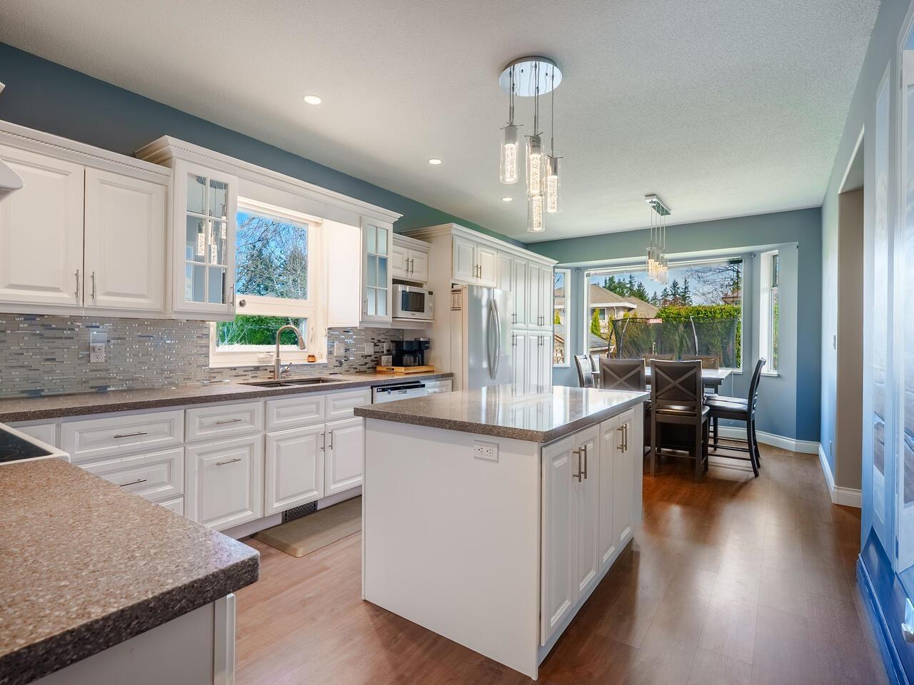 Photo 9 of 20977 44 Avenue, Langley BC
