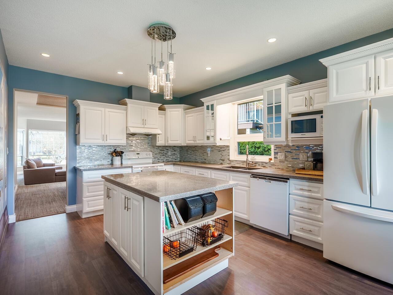 Photo 11 of 20977 44 Avenue, Langley BC