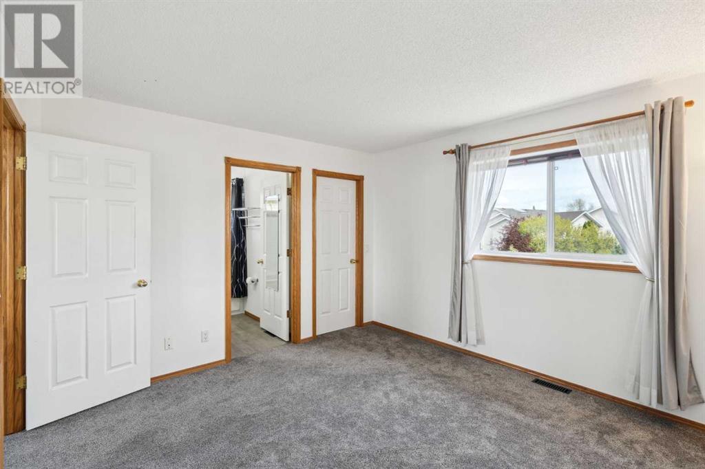 125 Coral Shores Court NE, Calgary, Alberta