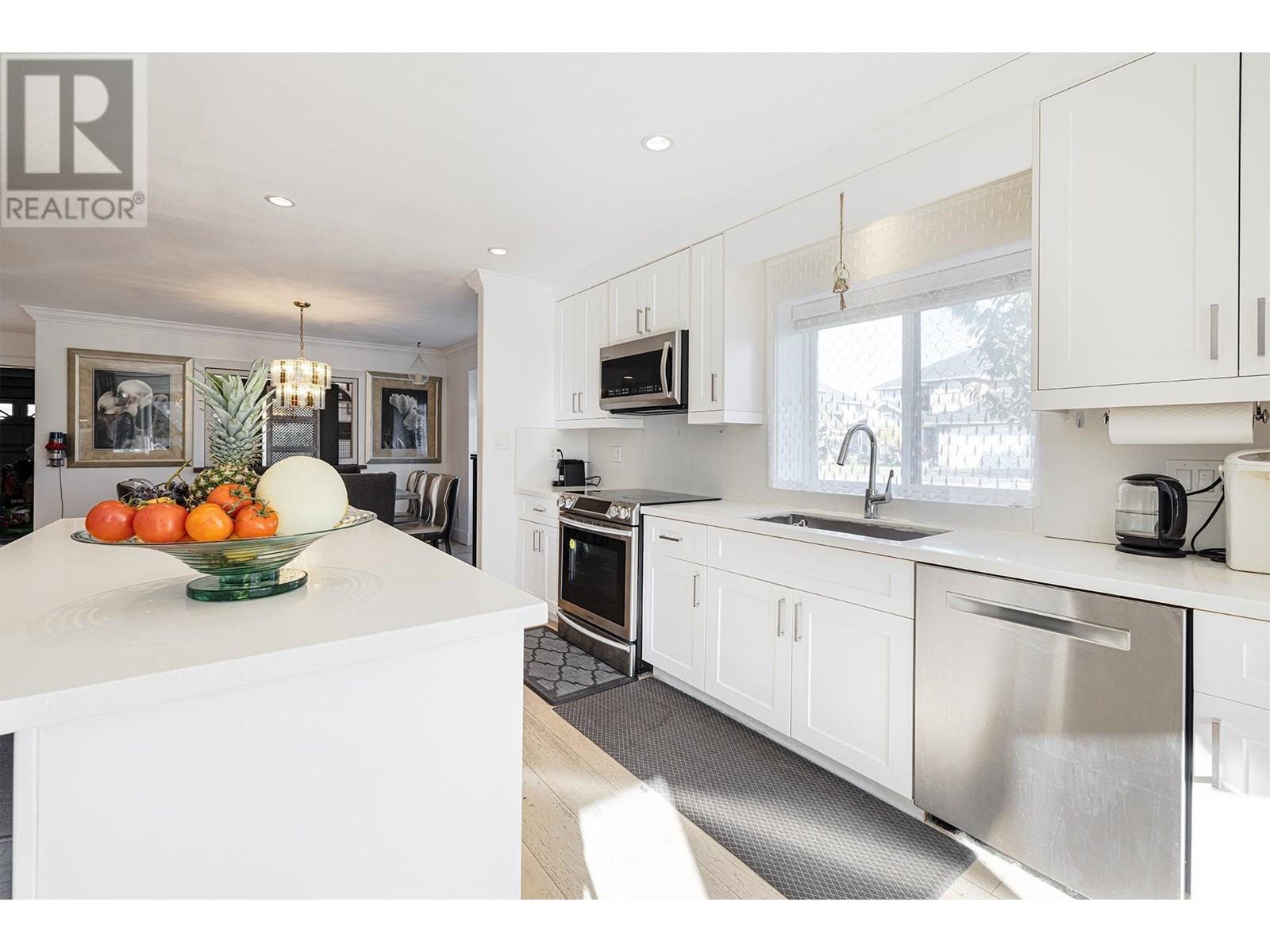 Photo 13 of 4881 63 A Street, Delta BC