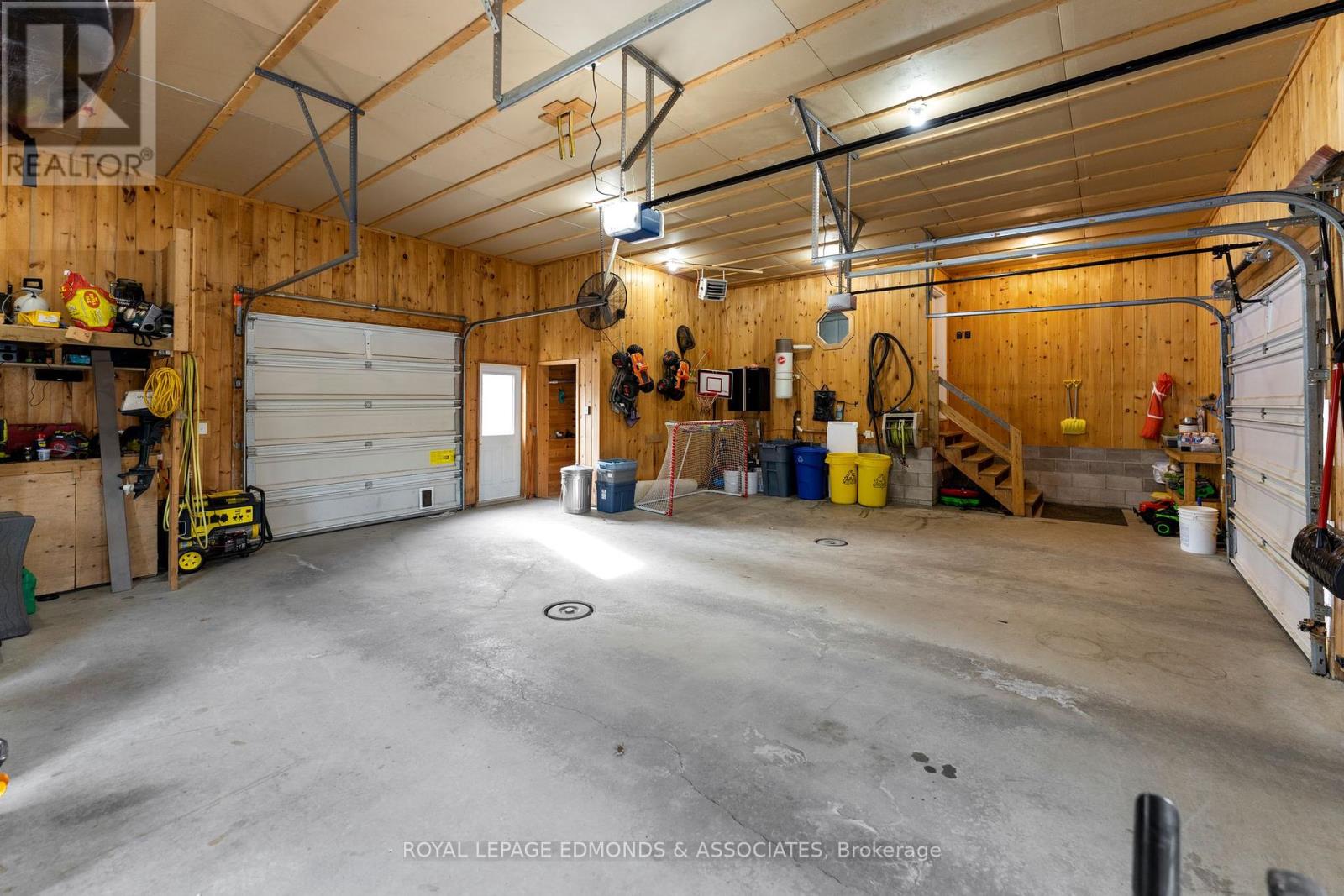 Photo 14 of 50 Blue Danube Way, Laurentian Valley ON