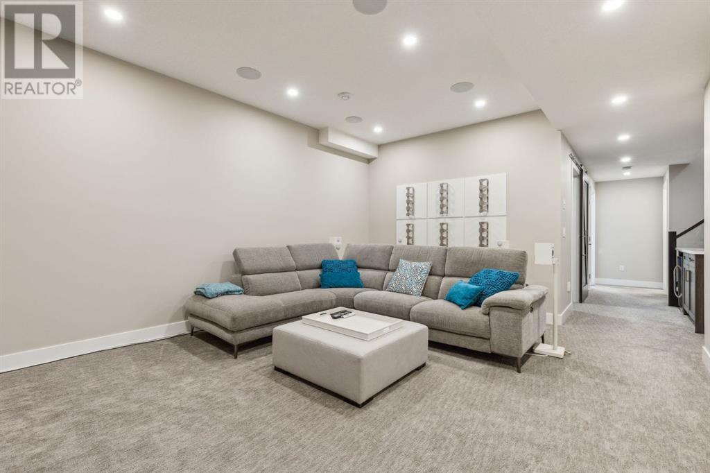 Single Family House for Sale in   Avenue NE Winston Heights/Mountview Calgary 