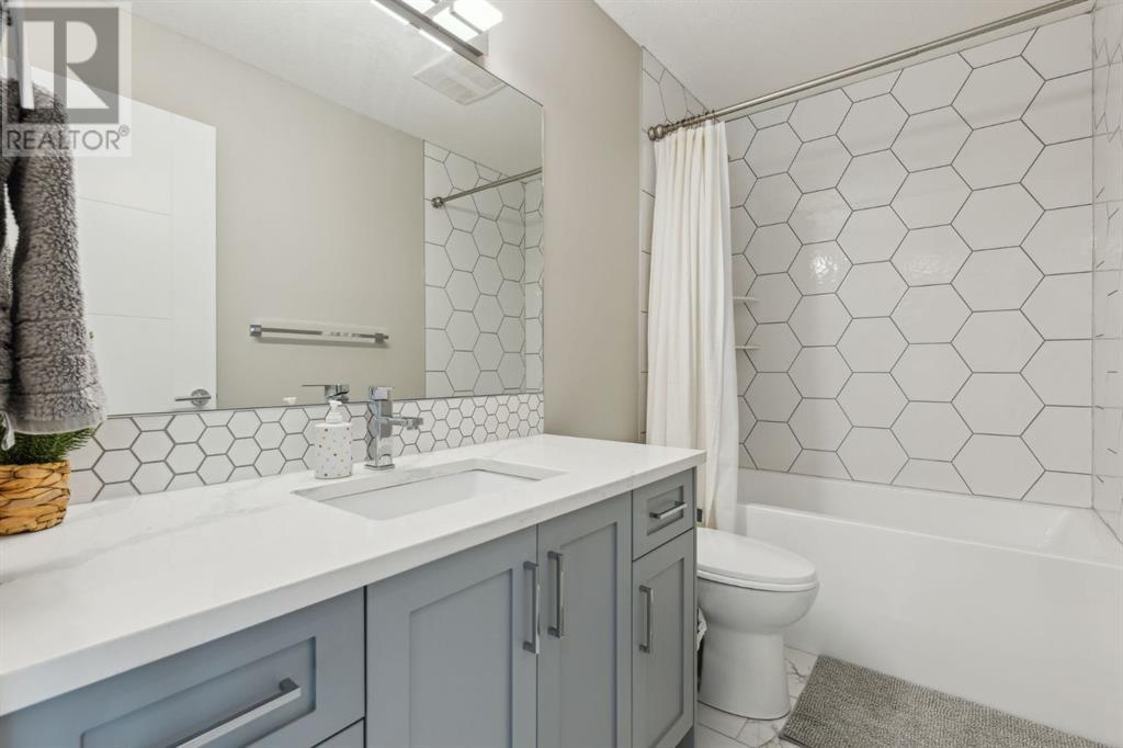 Single Family House for Sale in   Avenue NE Winston Heights/Mountview Calgary 