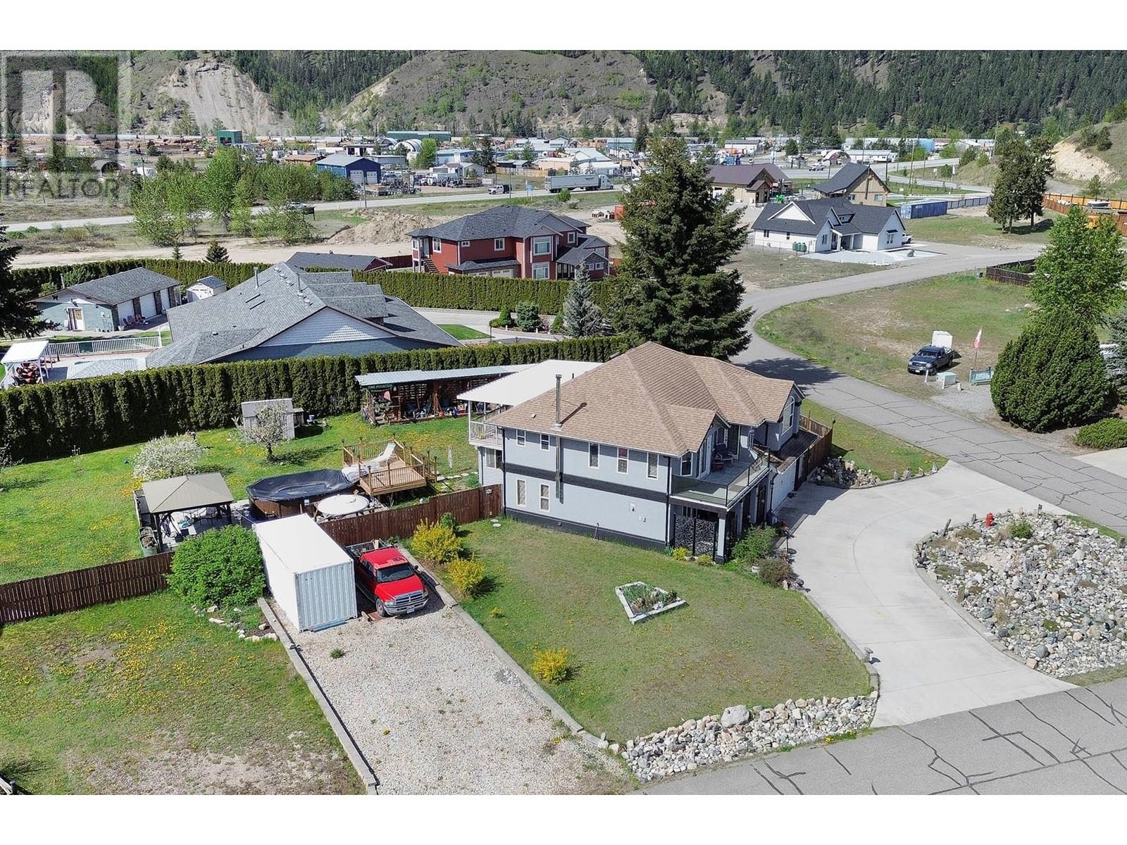 Photo 3 of 308 Robin Drive, Barriere BC