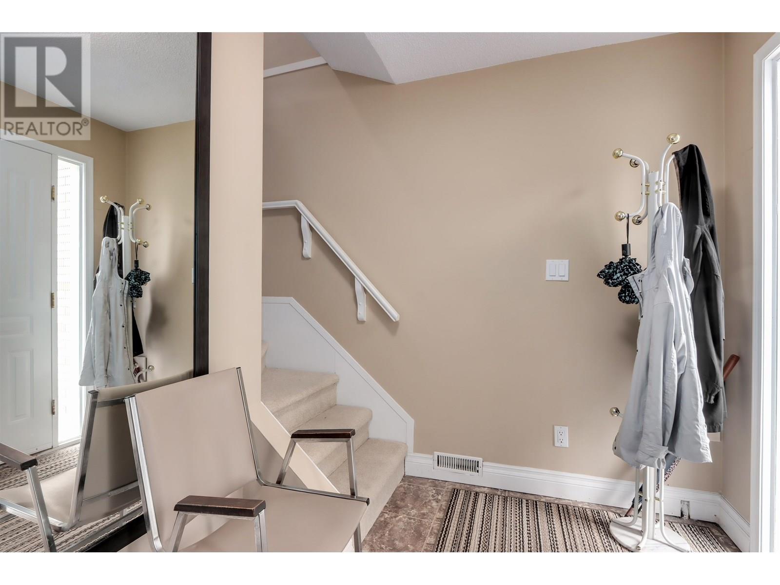 Photo 3 of 6525 Denbigh Avenue, Burnaby BC