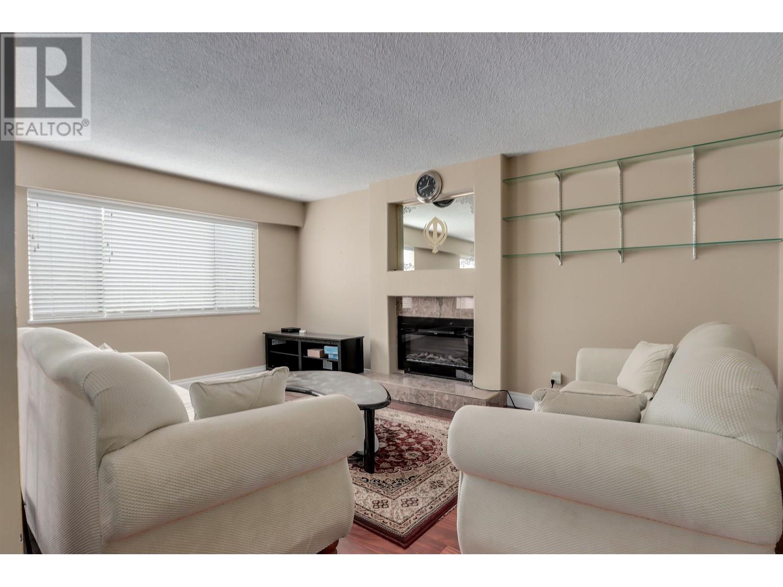 Photo 4 of 6525 Denbigh Avenue, Burnaby BC