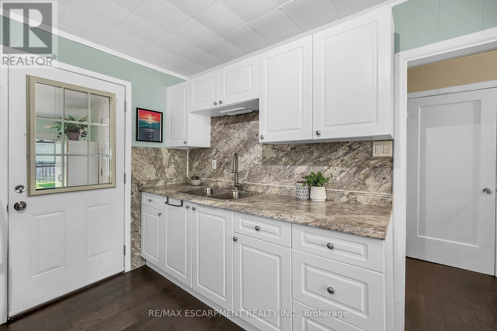 Photo 11 of 8 Witherspoon Drive, Haldimand ON