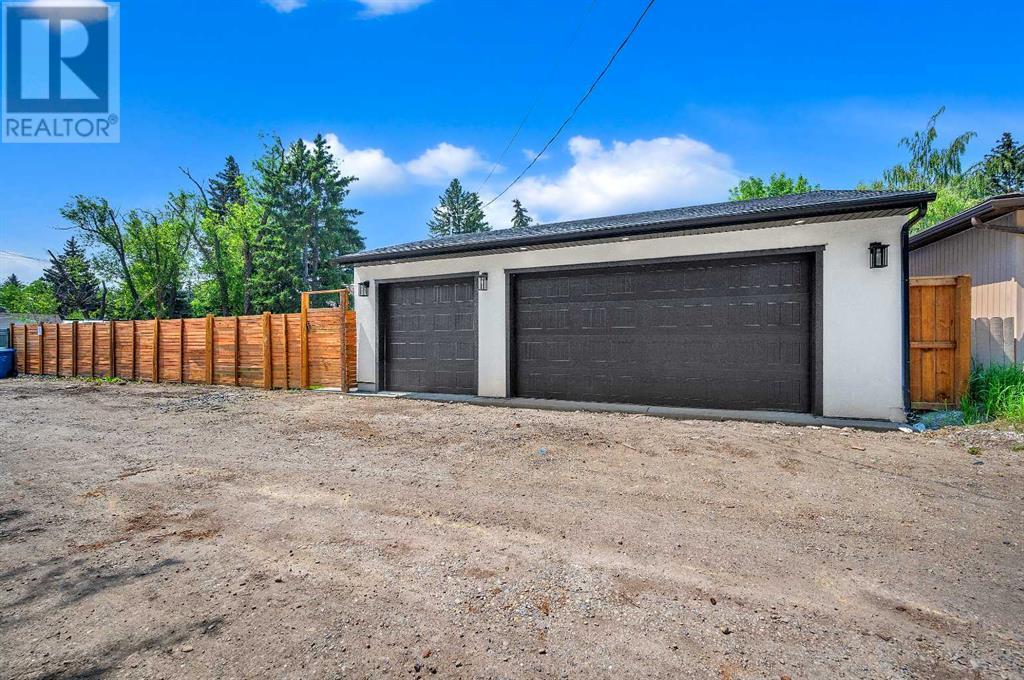 Single Family House for Sale in  Vauxhall Crescent NW Varsity Calgary 