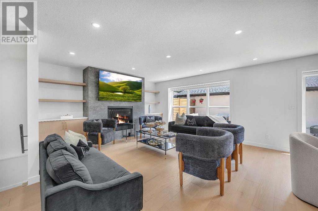 Single Family House for Sale in  Vauxhall Crescent NW Varsity Calgary 