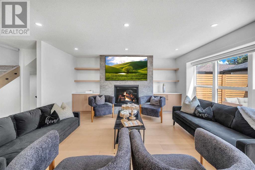 Single Family House for Sale in  Vauxhall Crescent NW Varsity Calgary 