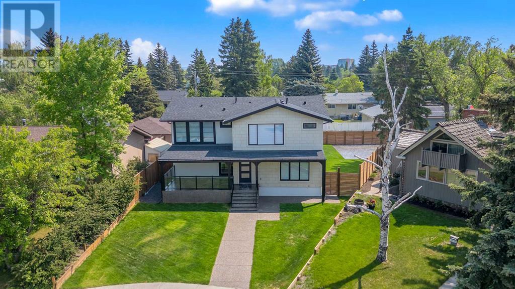 Single Family House for Sale in  Vauxhall Crescent NW Varsity Calgary 