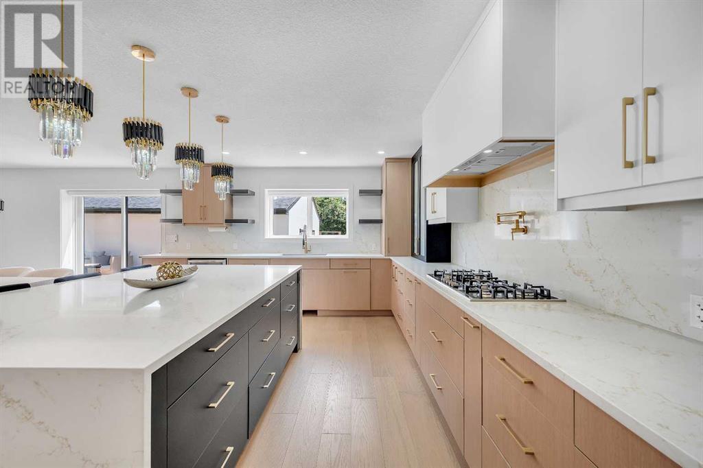 Single Family House for Sale in  Vauxhall Crescent NW Varsity Calgary 