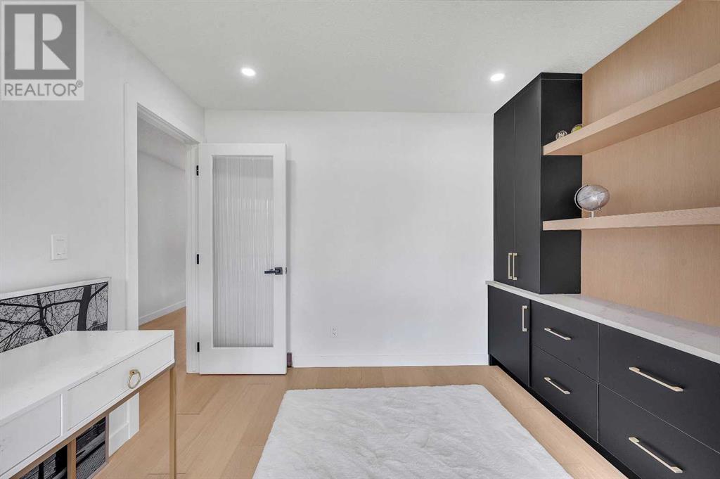 Single Family House for Sale in  Vauxhall Crescent NW Varsity Calgary 