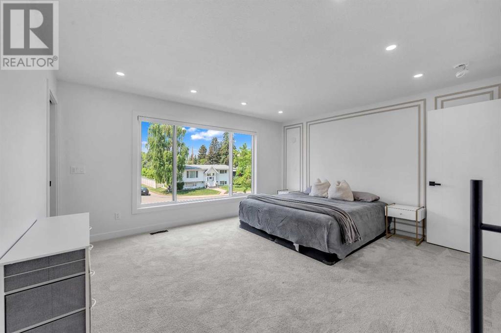 Single Family House for Sale in  Vauxhall Crescent NW Varsity Calgary 